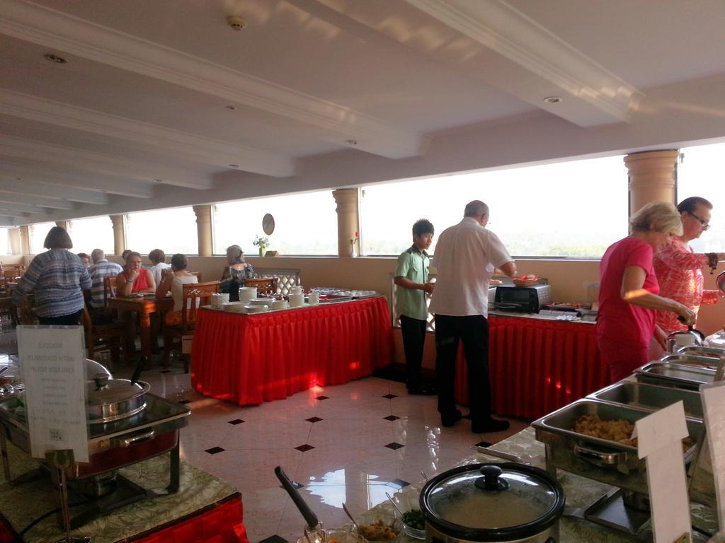 Grand Laurel Hotel Янгон Экстерьер фото