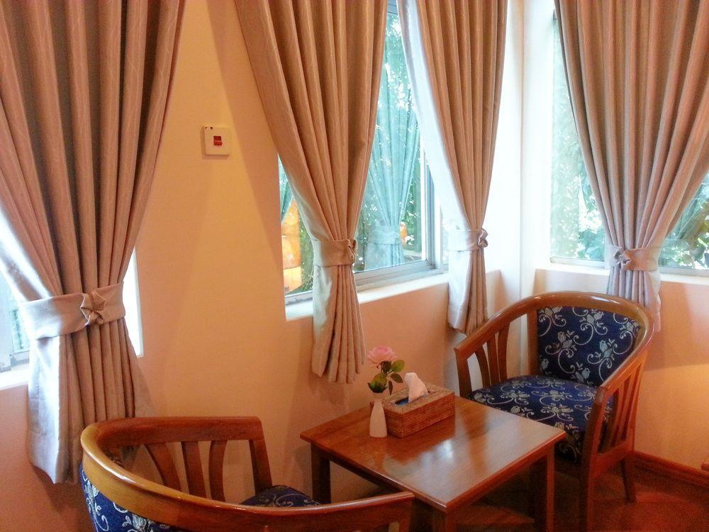 Grand Laurel Hotel Янгон Экстерьер фото