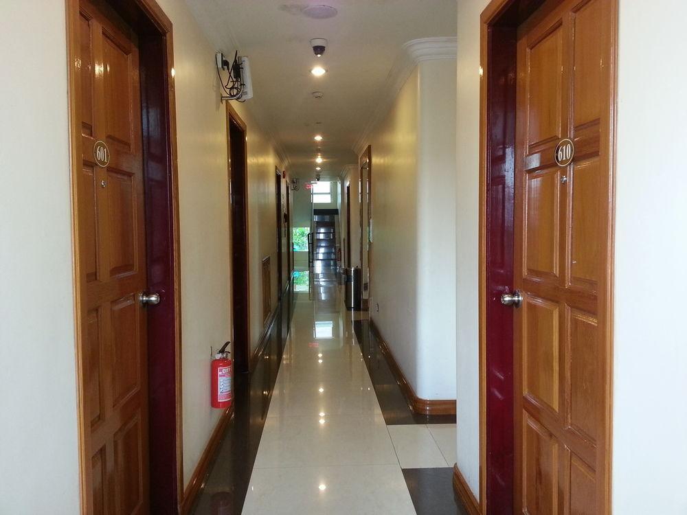 Grand Laurel Hotel Янгон Экстерьер фото