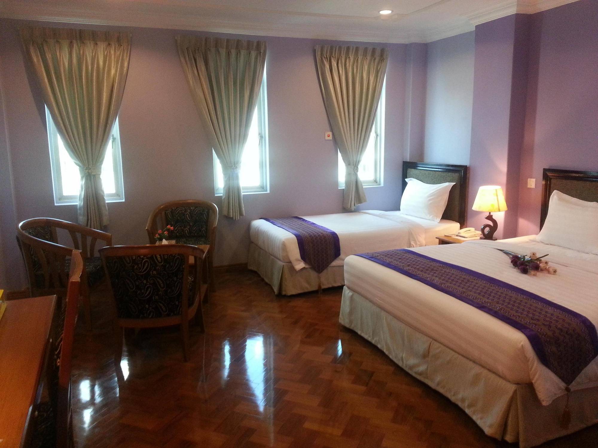 Grand Laurel Hotel Янгон Экстерьер фото