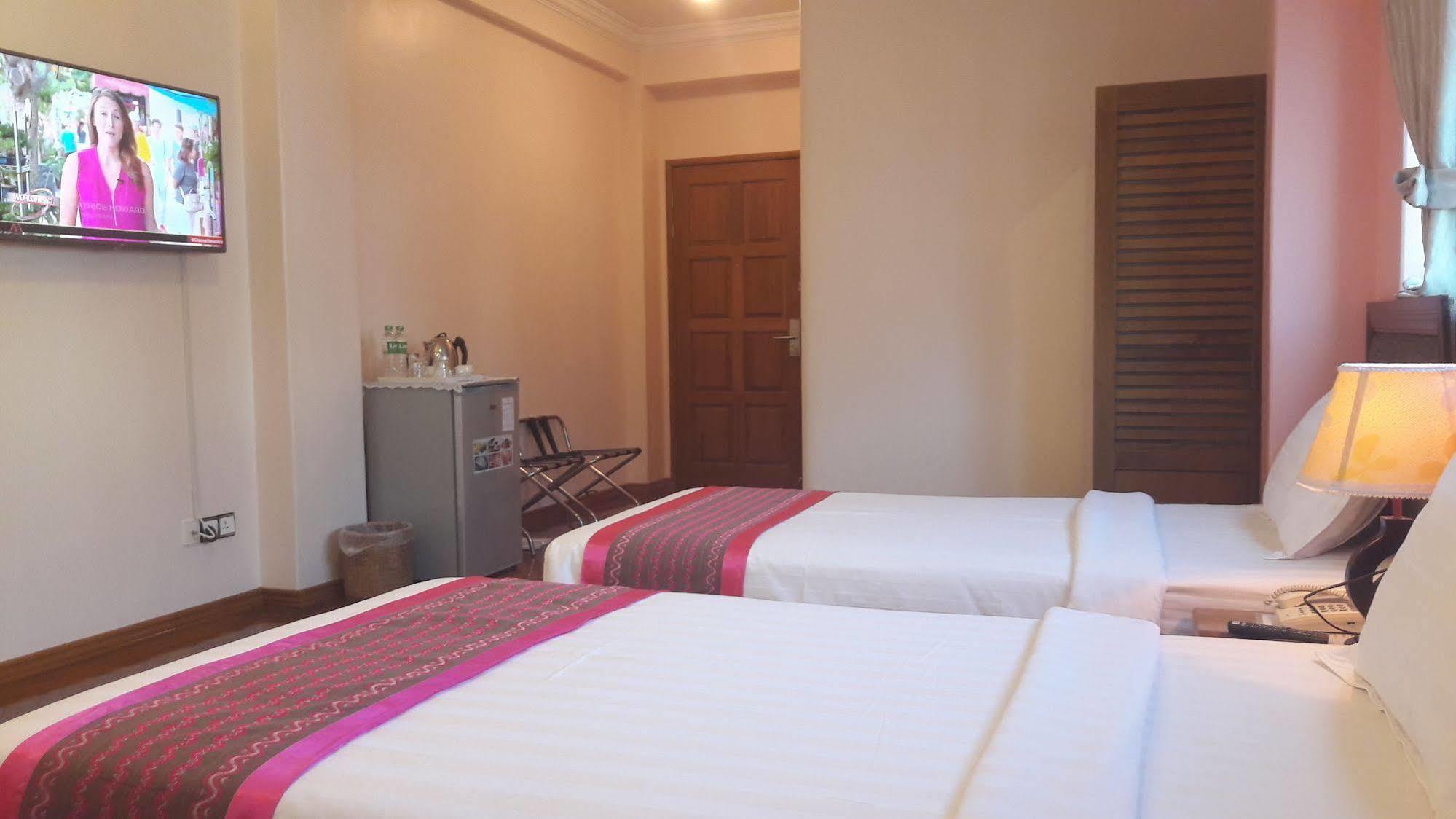 Grand Laurel Hotel Янгон Экстерьер фото
